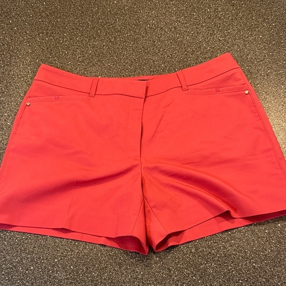 White House Black Market Pants - WHITE HOUSE BLACK MARKET - size 14 shorts